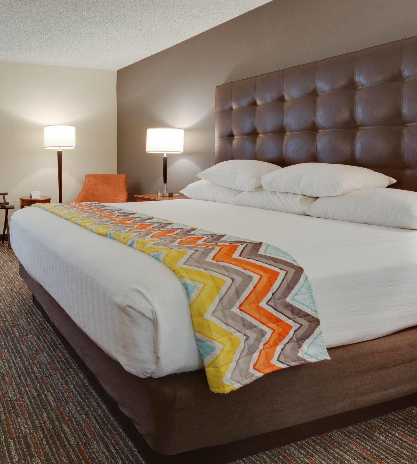 Drury Inn & Suites Columbia Stadium Boulevard Zewnętrze zdjęcie